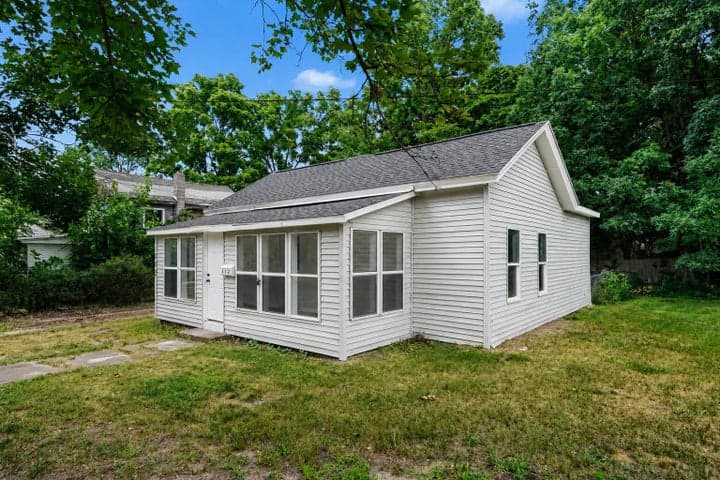 112 S Irving Street, Greenville, MI 48838