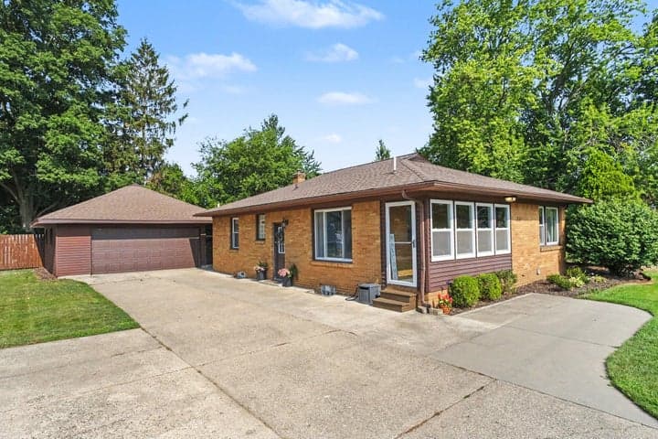 7645 Hazel Drive, Jenison, MI 49428