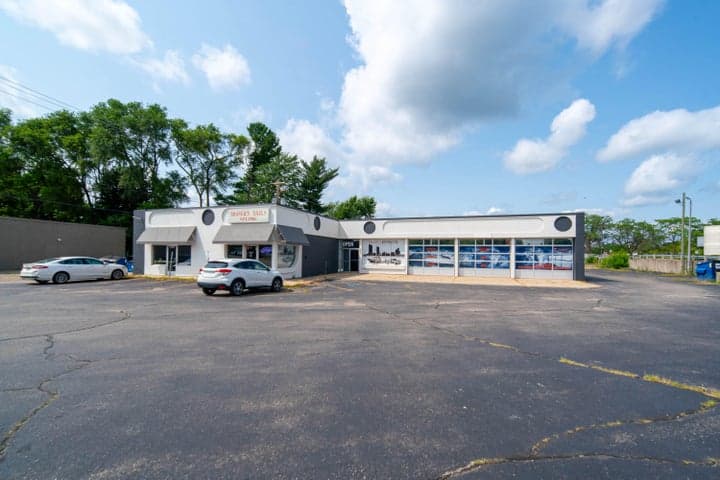 4061 Plainfield Avenue NE, Grand Rapids, MI 49525