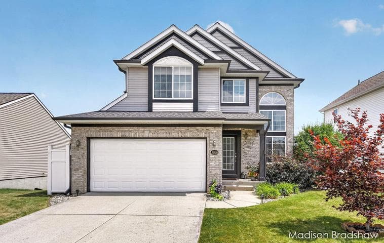 5866 E Grove Drive SE, Grand Rapids, MI 49512