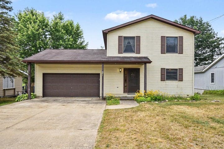 2675 W Lily Lake Road, Harrison, MI 48625