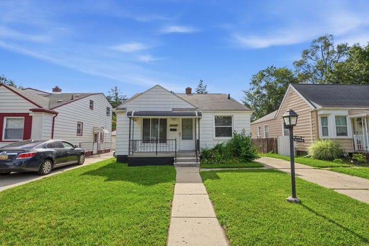 20435 Norborne, Redford, MI 48240