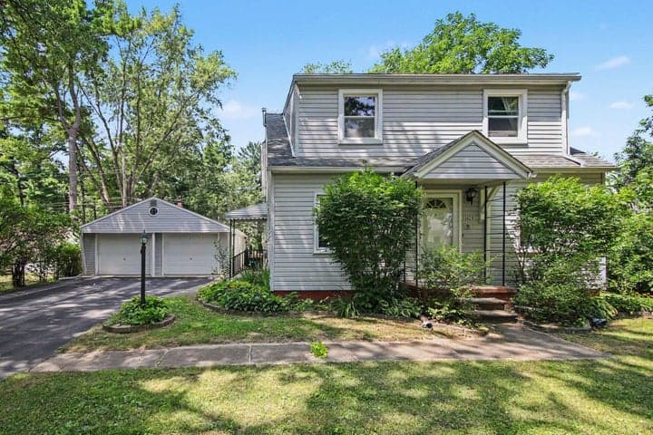 10624 Borgman Avenue, Belleville, MI 48111