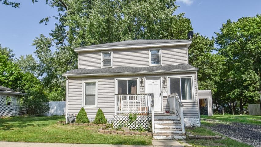 135 S Manning Street, Hillsdale, MI 49242