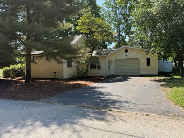 105 W Johannah Street, Whitehall, MI 49461