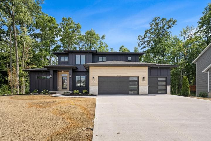 4662 Hidden Ridge Drive, Hudsonville, MI 49426