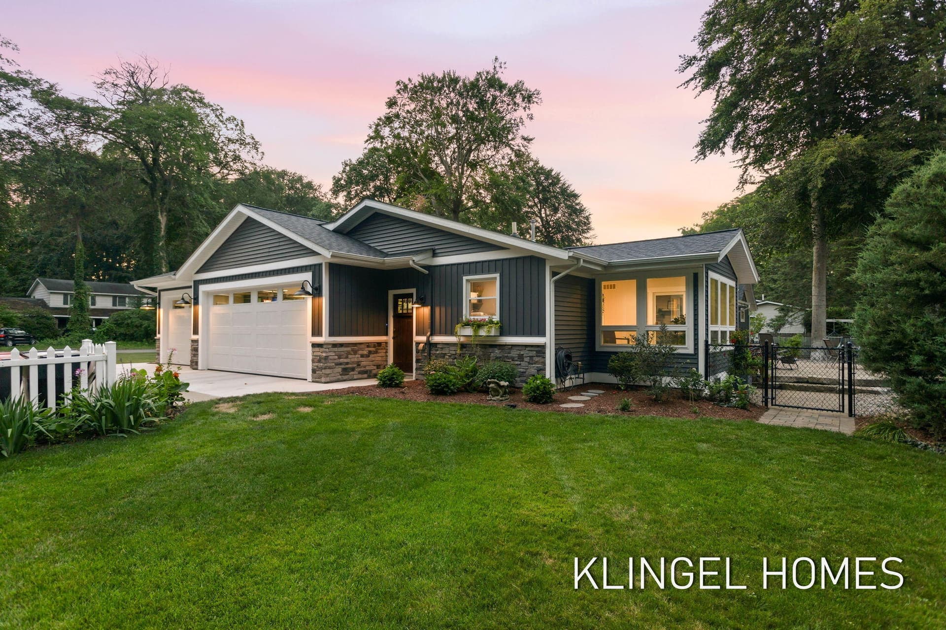 1371 Edgewood Drive, Holland, MI 49424