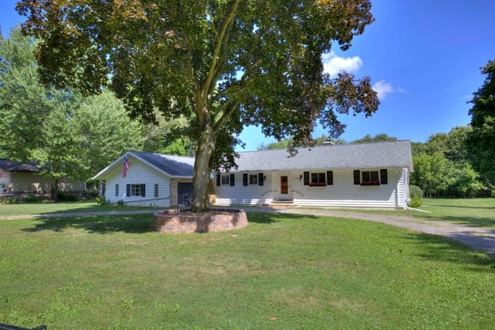 2356 Hatch Road, Jackson, MI 49201