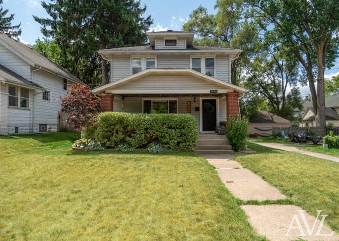 1014 Crescent Street NE, Grand Rapids, MI 49503