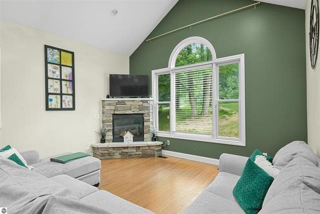 Photo 3
