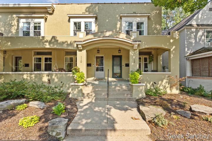 110 Fitzhugh Avenue SE, Grand Rapids, MI 49506