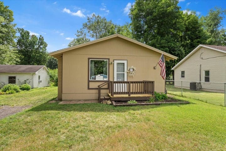 70324 Fairfield Drive, Edwardsburg, MI 49112