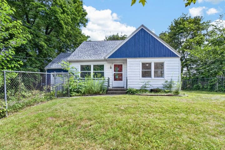 1202 Pinehurst Boulevard, Kalamazoo, MI 49006