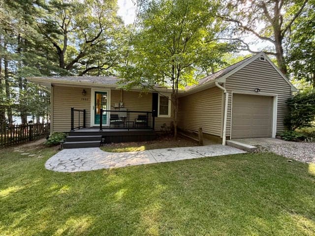 1880 Hemlock Crest Drive, Quincy, MI 49082