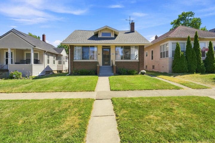 834 Lewis Avenue, St. Joseph, MI 49085