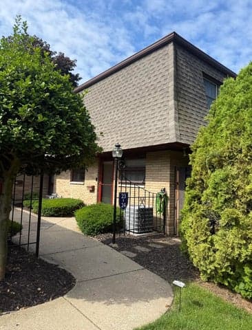 2727 S Lakeshore Drive F23, St. Joseph, MI 49085