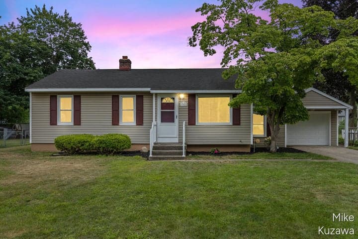 3901 Suburban Shores Drive NE, Grand Rapids, MI 49525