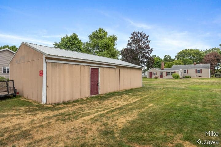 3901 Suburban Shores Drive NE, Grand Rapids, MI 49525