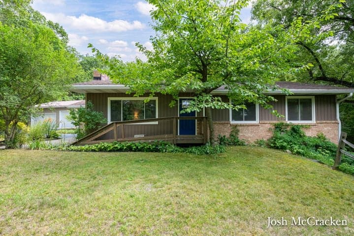 9665 Black Oak Drive, Lowell, MI 49331