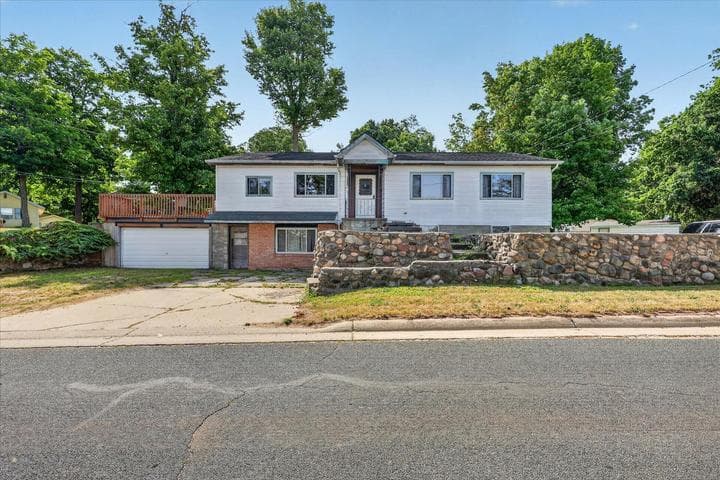 2610 S Shore Drive, Crystal, MI 48818