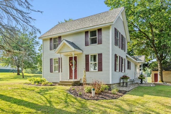 3082 Pine Lake Street, Niles, MI 49120