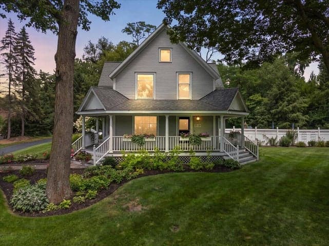 2519 W John Beers Road, Stevensville, MI 49127