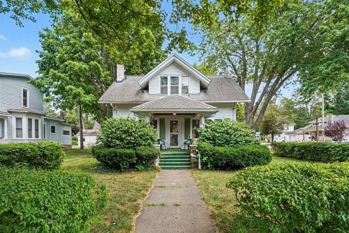 601 Elm Street, Three Rivers, MI 49093