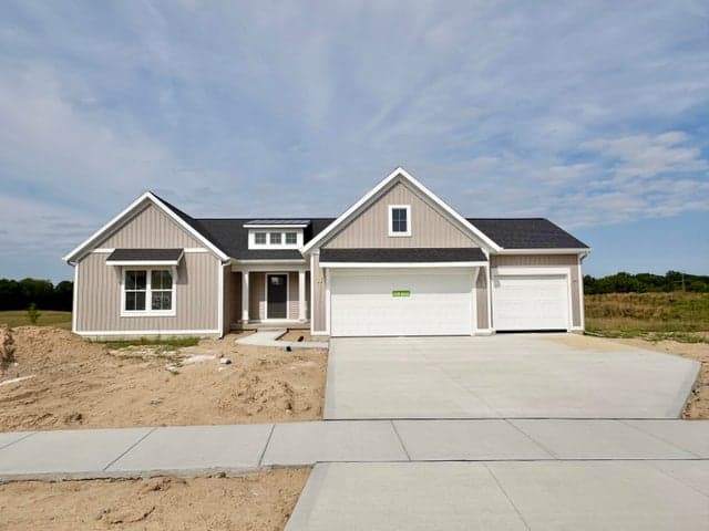 7093 Kettle Dale Avenue SE, Alto, MI 49302
