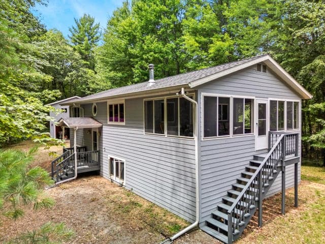 3283 S Spruce Avenue, White Cloud, MI 49349