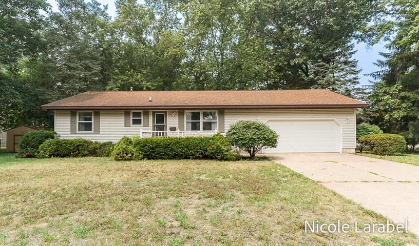 16362 Robbins Road, Grand Haven, MI 49417