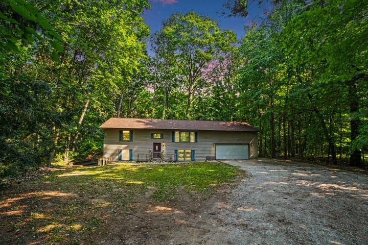 16137 Comstock Street, Grand Haven, MI 49417
