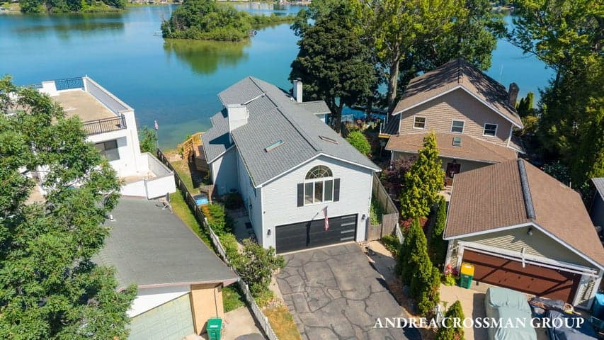 567 Breezy Bluff Street, Battle Creek, MI 49015