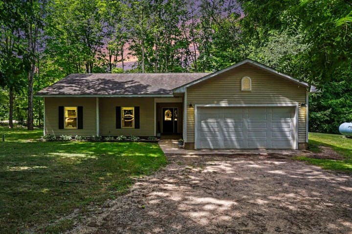 11482 Schultz Drive, Delton, MI 49046