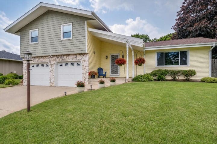 138 Grand Castle Terrace, Battle Creek, MI 49014