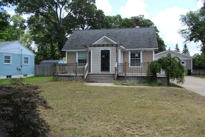 1542 Joslyn Road, Muskegon, MI 49445