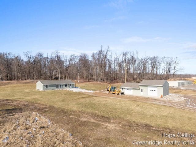 1637 N State Road N, Ionia, MI 48846