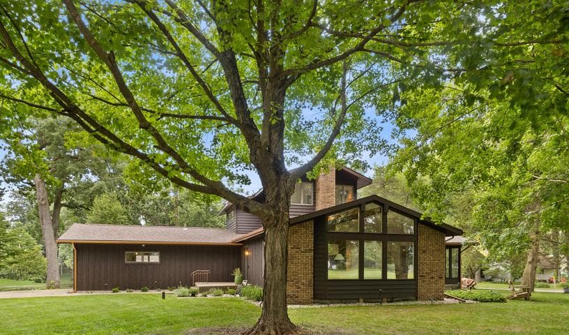 69115 Oakwood Drive, White Pigeon, MI 49099