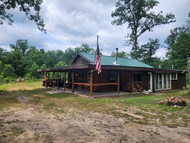 2833 E 40th Street, Idlewild, MI 49642