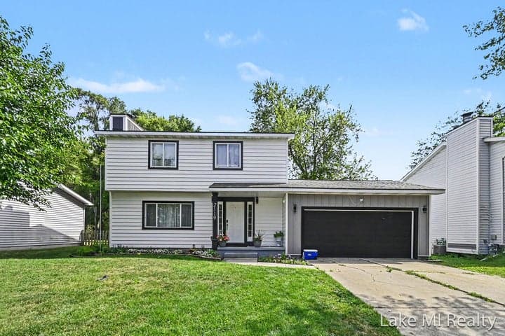 2119 Desoto Drive, Lansing, MI 48911