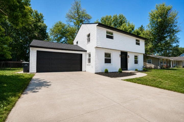 2490 Strathmore Street, Kalamazoo, MI 49009