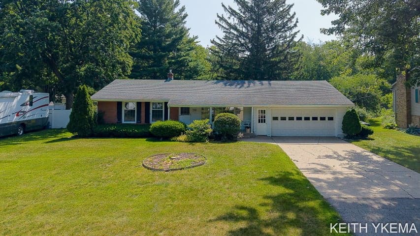 7296 Sunset Avenue, Jenison, MI 49428