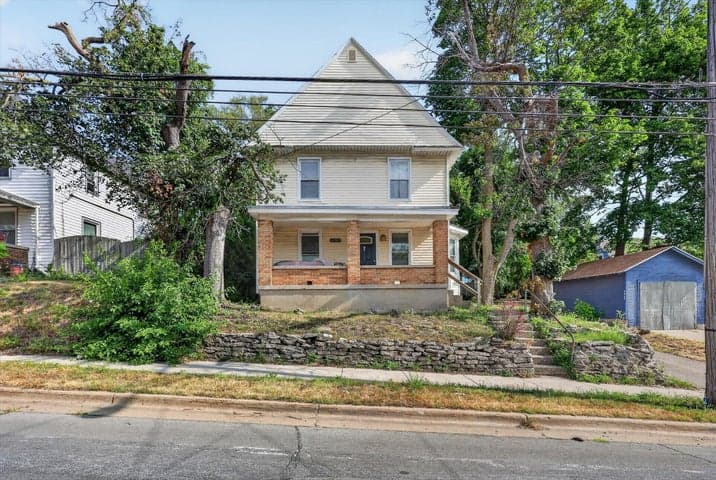 909 Hall Street SE, Grand Rapids, MI 49507