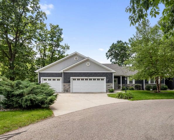 2213 Hunters Pond, Kalamazoo, MI 49048