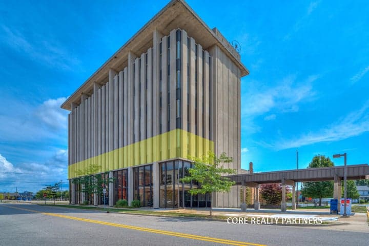 221 W Webster Avenue 304, Muskegon, MI 49440