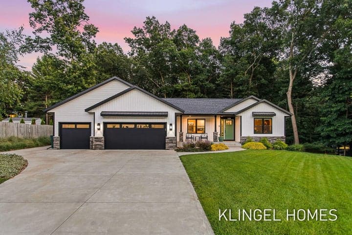 3946 Easthill Court, Norton Shores, MI 49441
