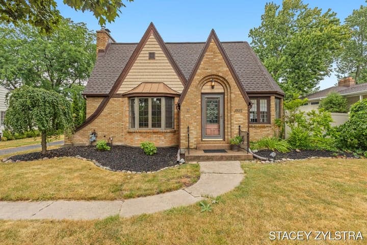 3331 Fulton Street E, Grand Rapids, MI 49546