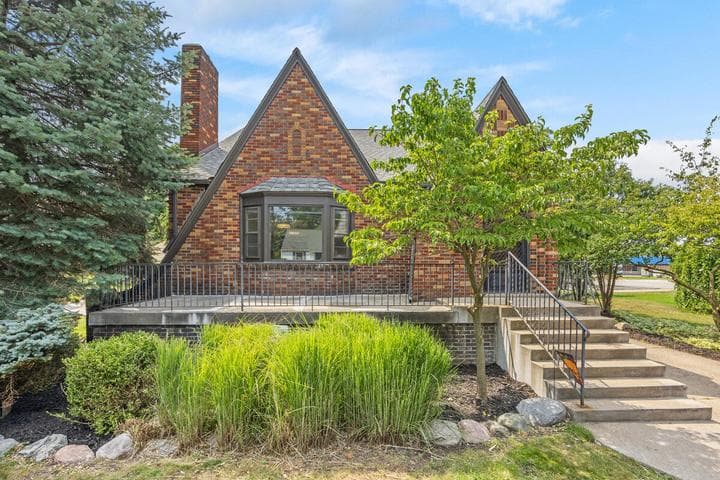 349 Baynton Avenue NE, Grand Rapids, MI 49503