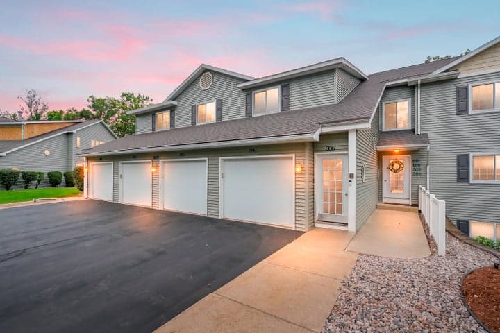 4128 W Centre Avenue 205, Portage, MI 49024