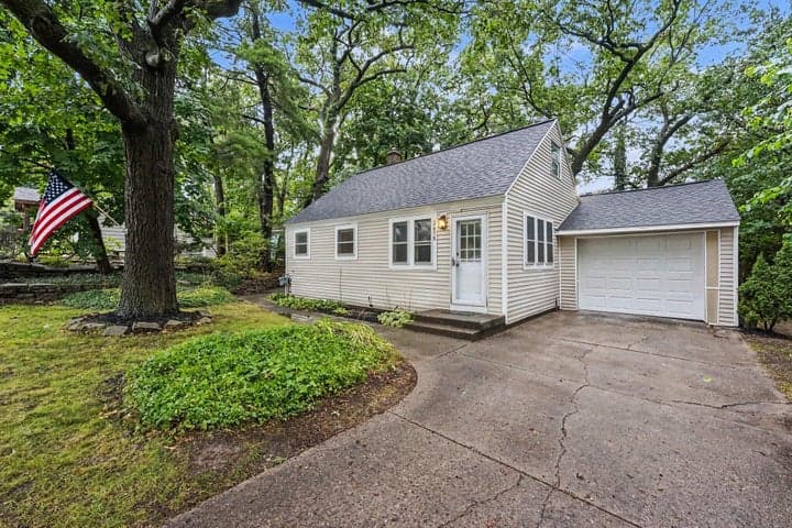 2650 Gaynor Avenue NW, Grand Rapids, MI 49544