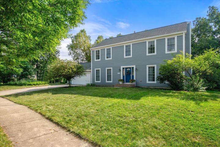 3572 Whispering Oaks Drive, Ann Arbor, MI 48108
